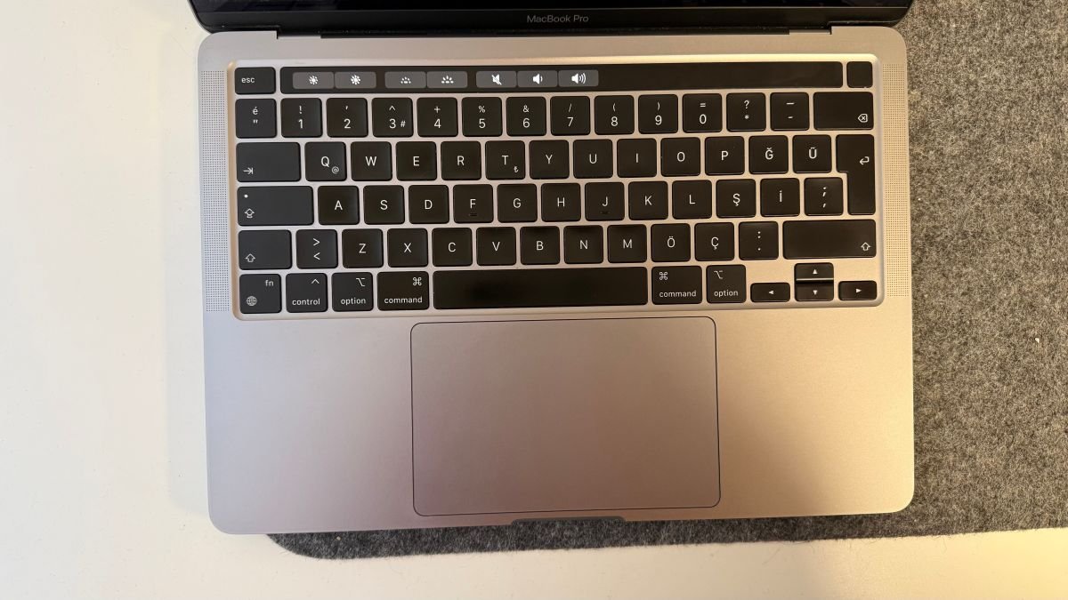 MacBook Pro 2022 | 8 GB Ram | 512 GB SSD