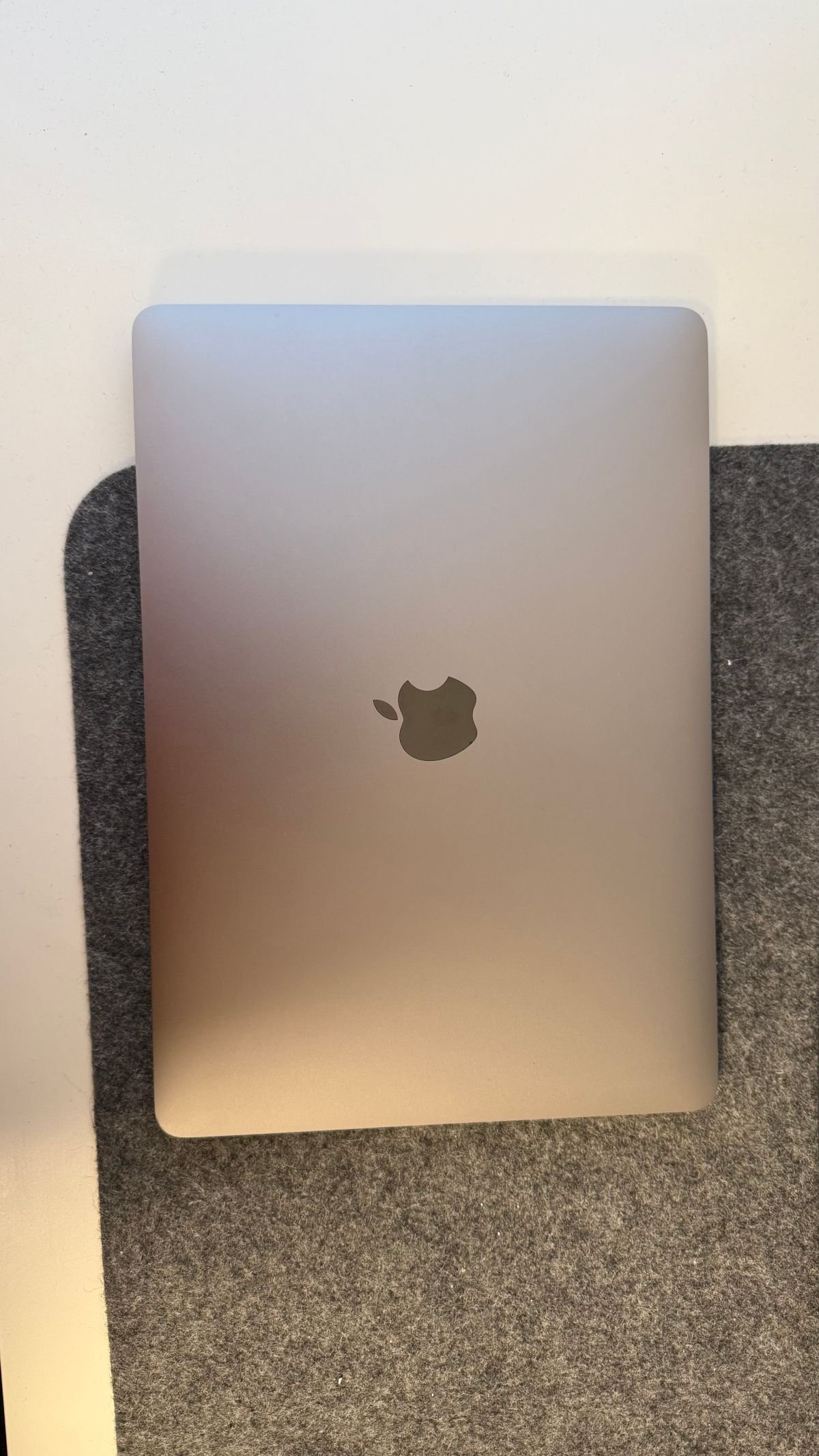 MacBook Pro 2022 | 8 GB Ram | 512 GB SSD